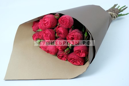 Пионовидные розы Ред Пиано купить в Москве недорого